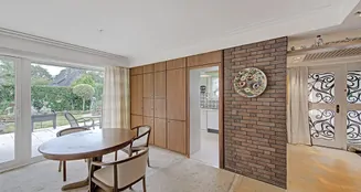 von_poll_real_estate_property_25034085x_image_2