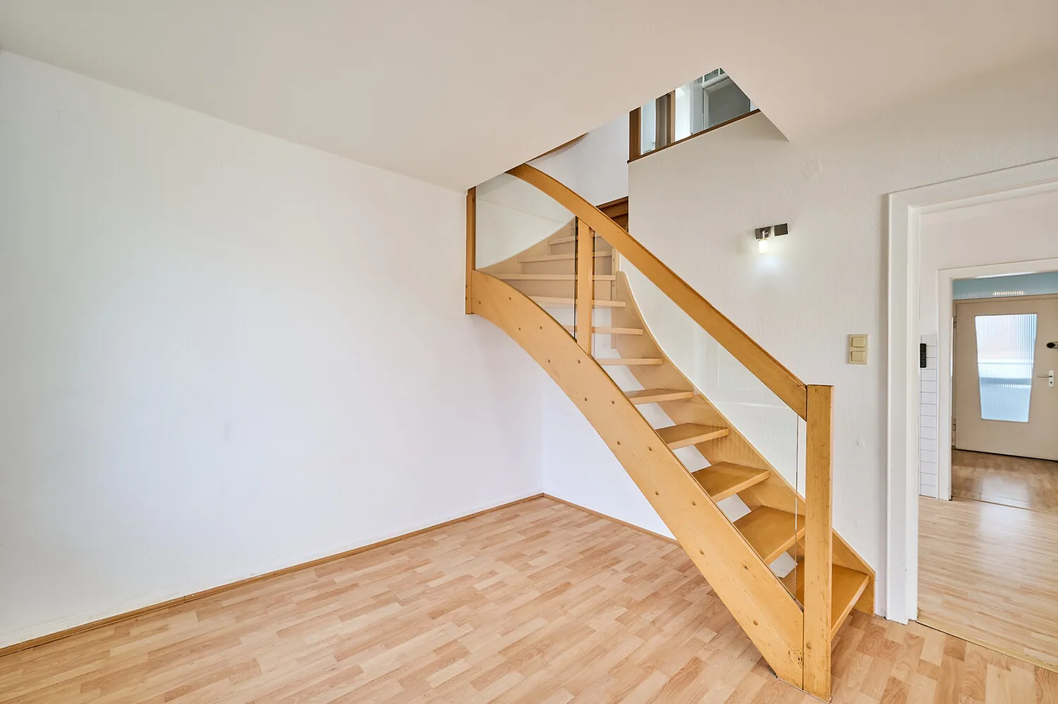 Treppe ins ausgebaute DG