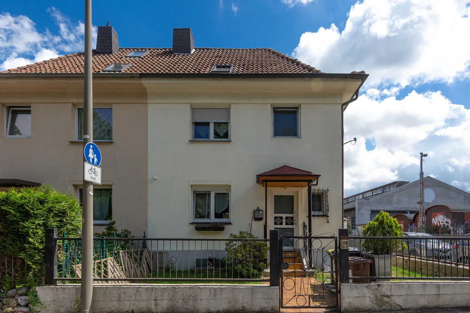 Hausansicht Straßenseite