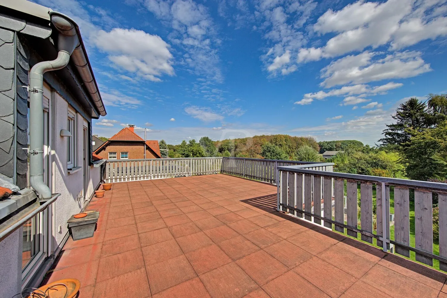 große Dachterrasse