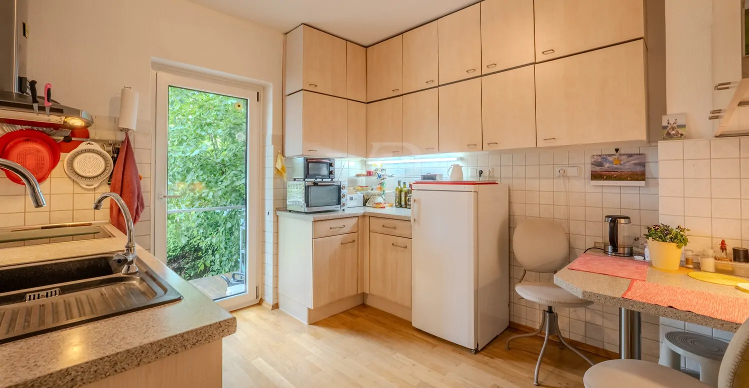 Küche mit Gartenzugang