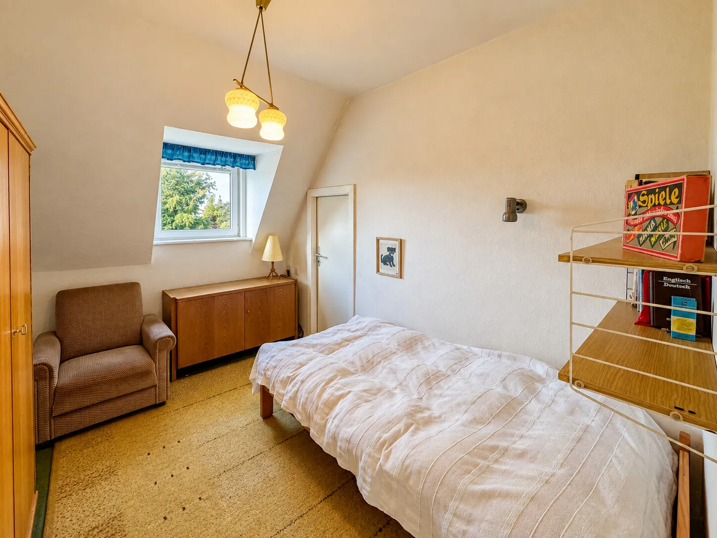 Kinder-/Schlafzimmer