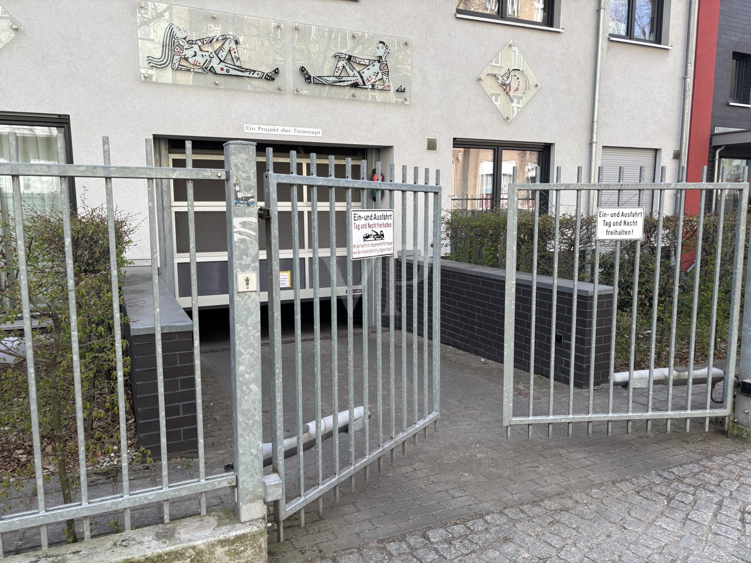 Tiefgarageneinfahrt