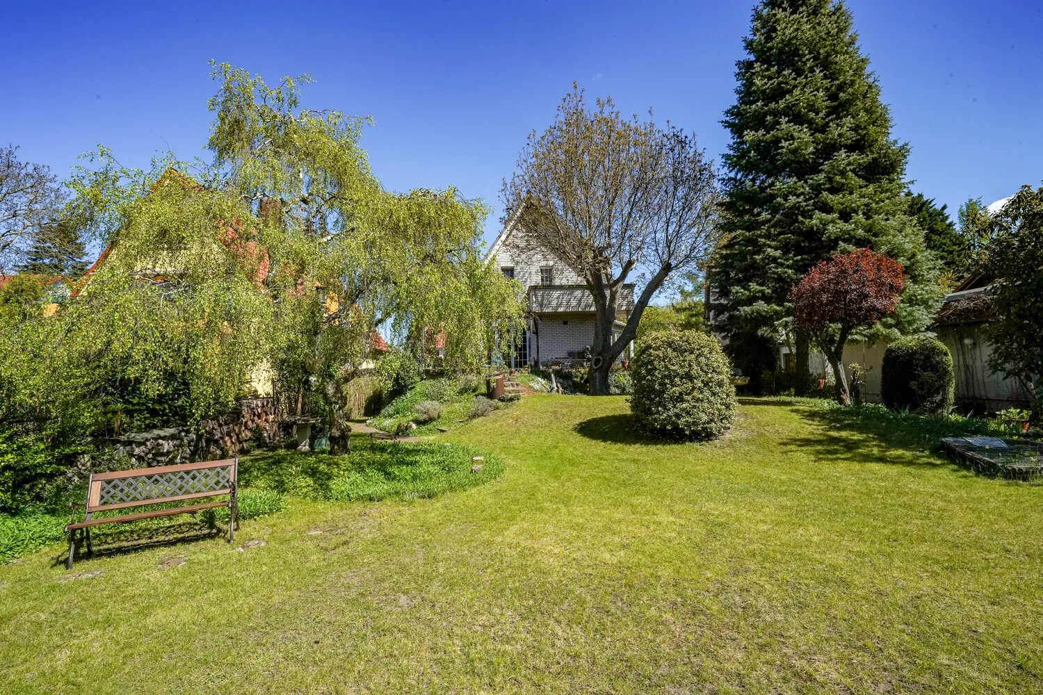 Gartenblick zum Haus