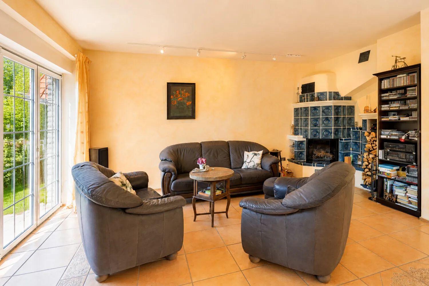 Wohnzimmer mit Karmin