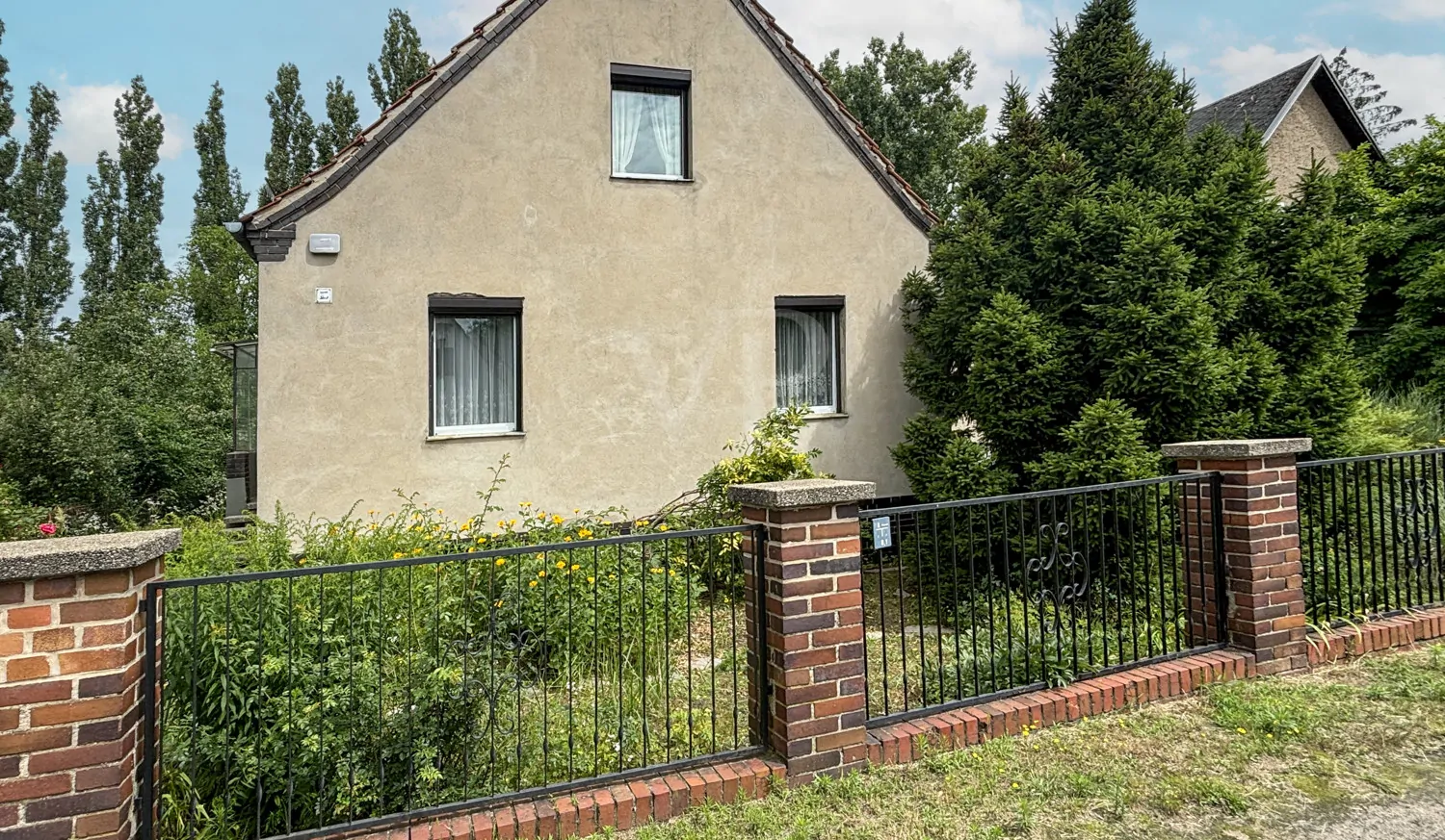 Hausansicht Straßenseite