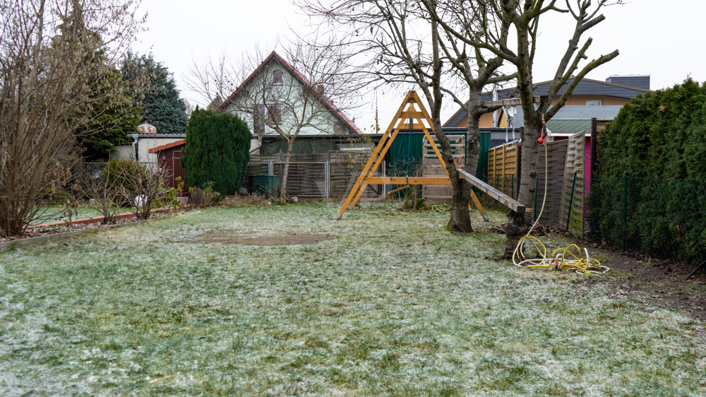 Garten mit Spielgeräten