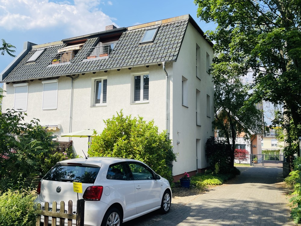 Doppelhaushälfte mit Stellplatz