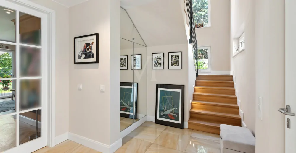 lichtduchfluteter Empfang