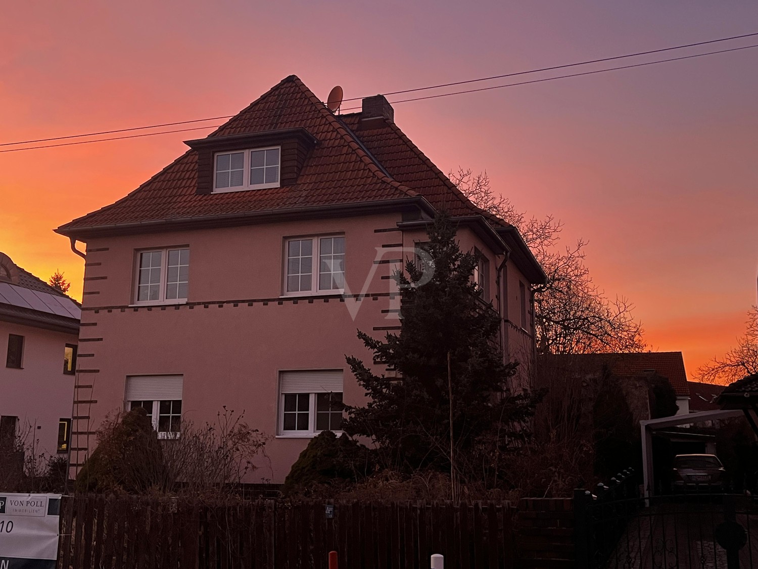 Haus bei Abendstimmung