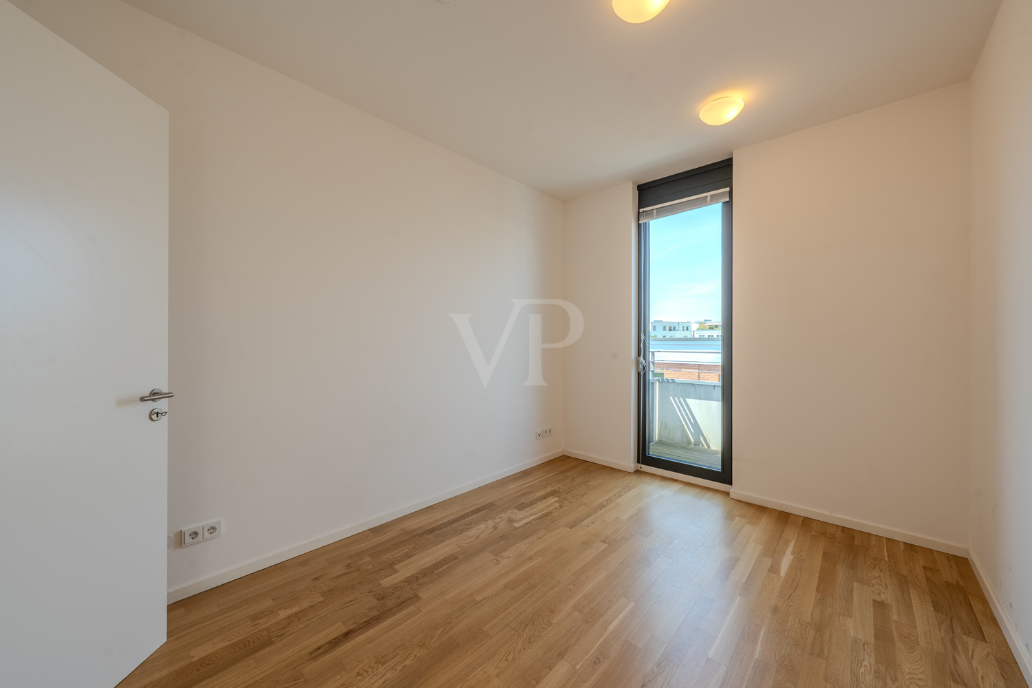 Schlafzimmer mit eigenem Balkon