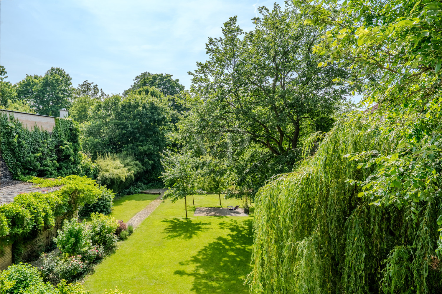 großer Garten