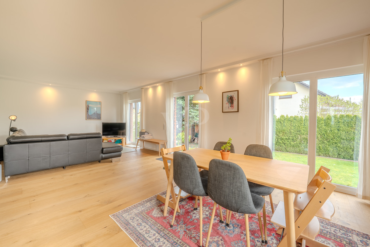 Wohnzimmer / Essbereich