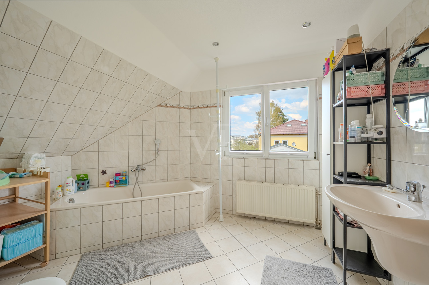 Wannenbad im Dachgeschoss