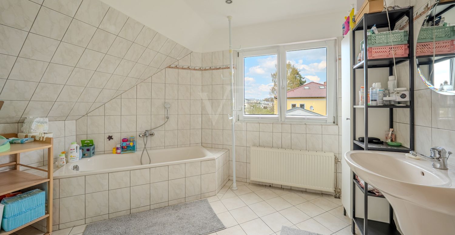 Wannenbad im Dachgeschoss