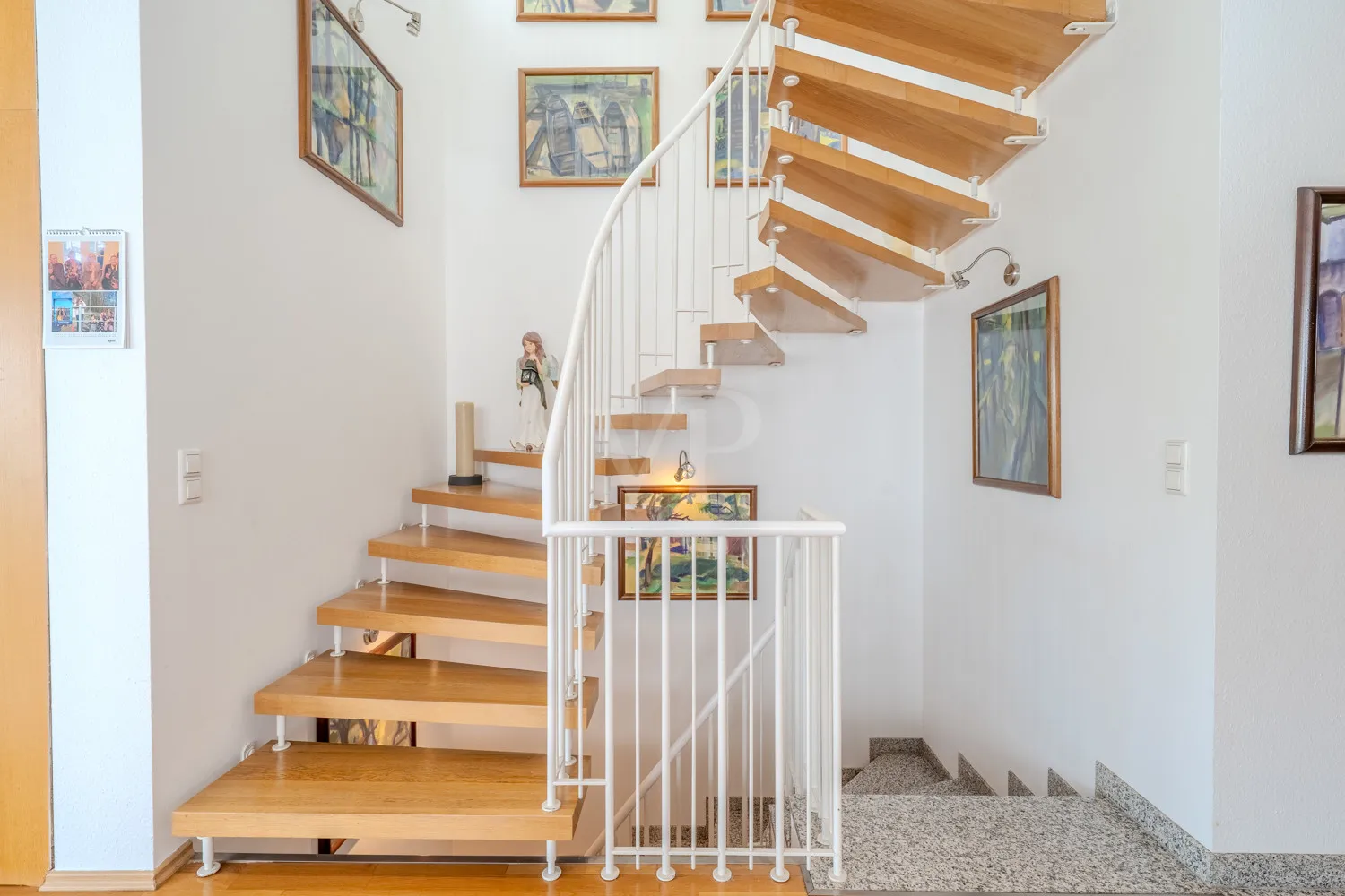 Treppe ins Obergeschoss