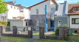 von_poll_real_estate_property_25071045_image_1