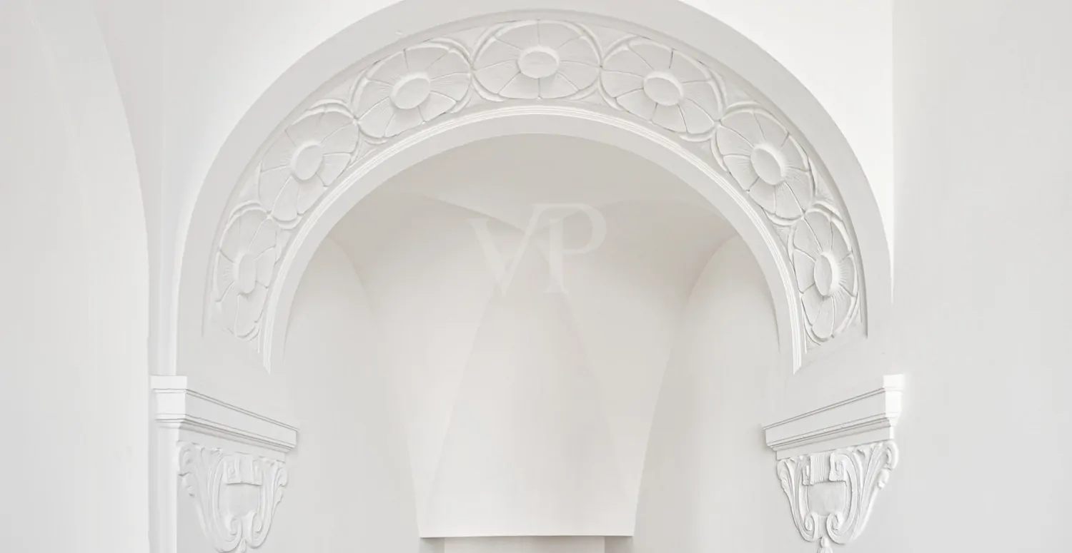 restaurierte Originalelemente im Eingang