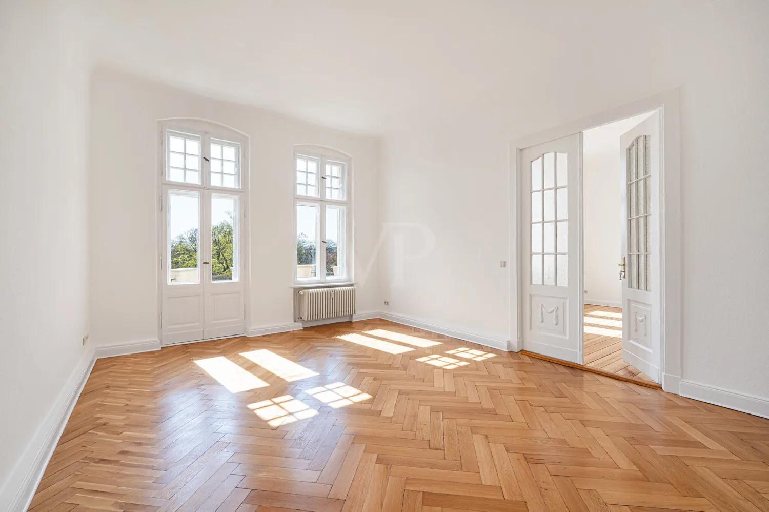 Schlaf-/Arbeitszimmmer 2 mit Zugang zum Balkon 2