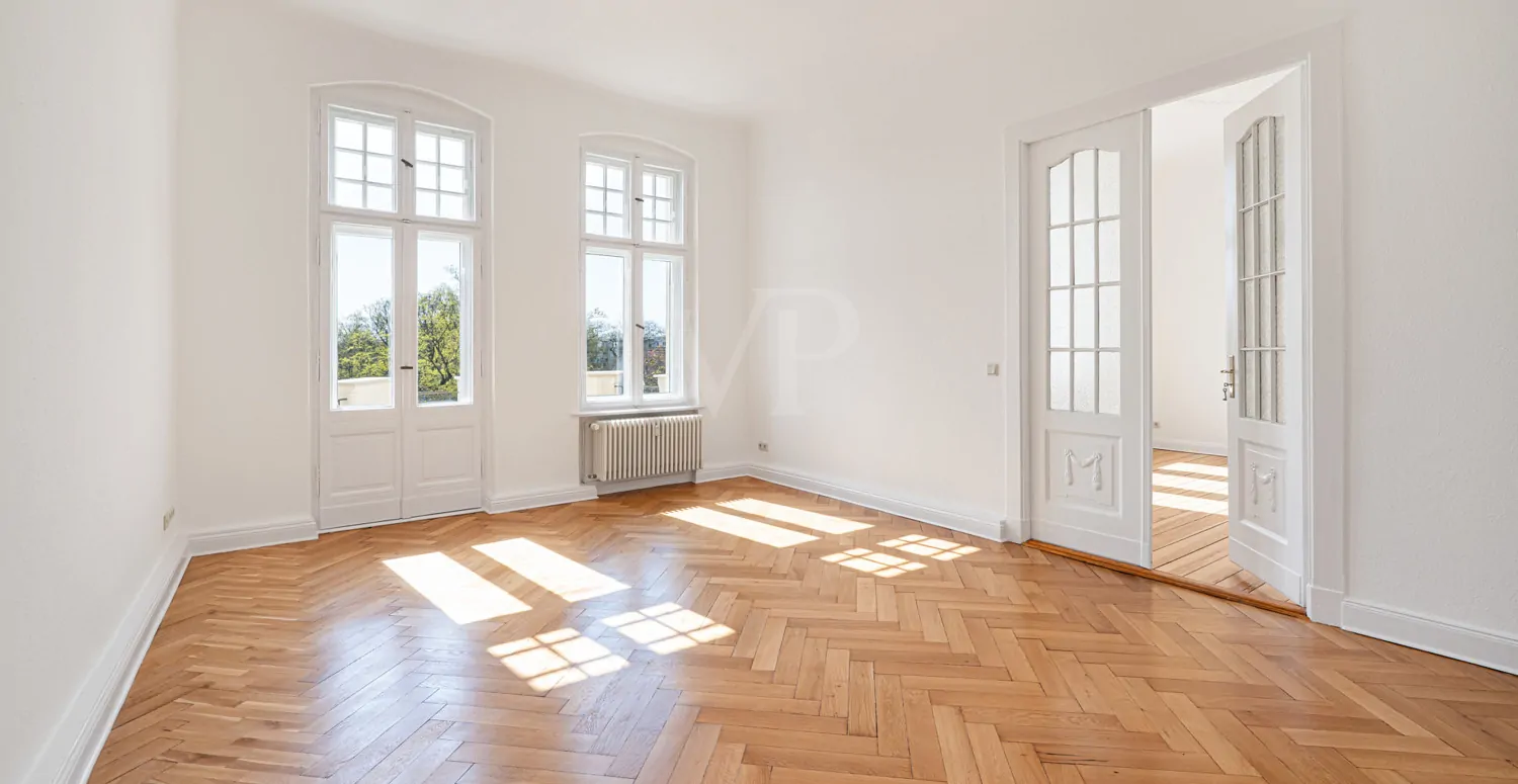 Schlaf-/Arbeitszimmmer 2 mit Zugang zum Balkon 2