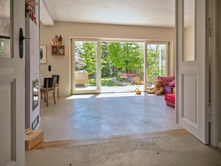 Blick ins Wohnzimmer
