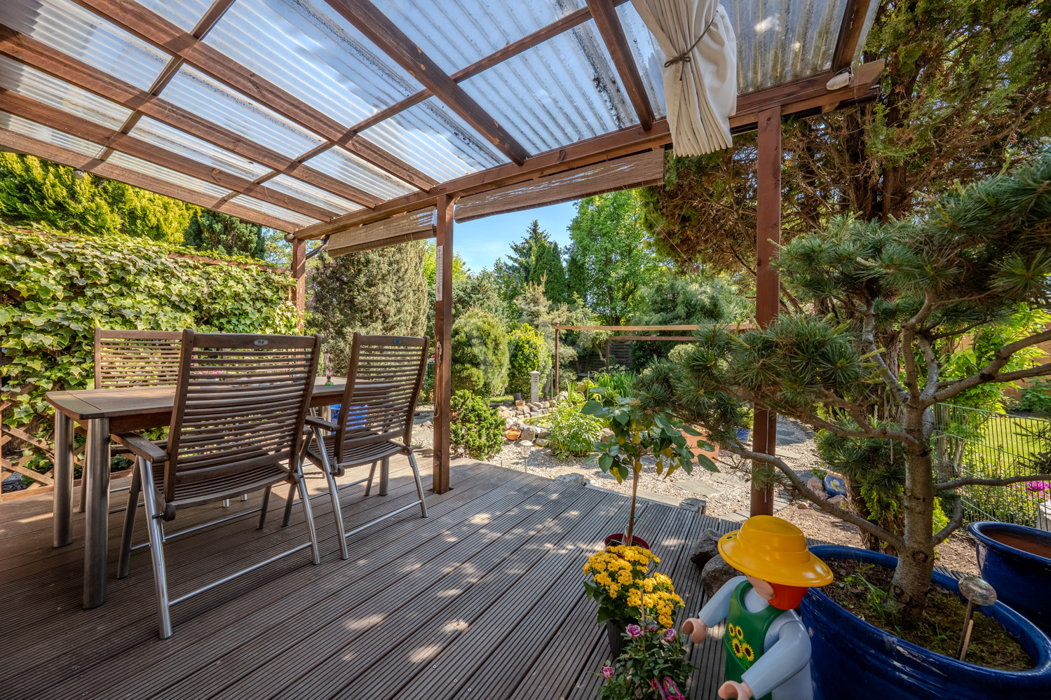 Terrasse mit Blick ins Grüne