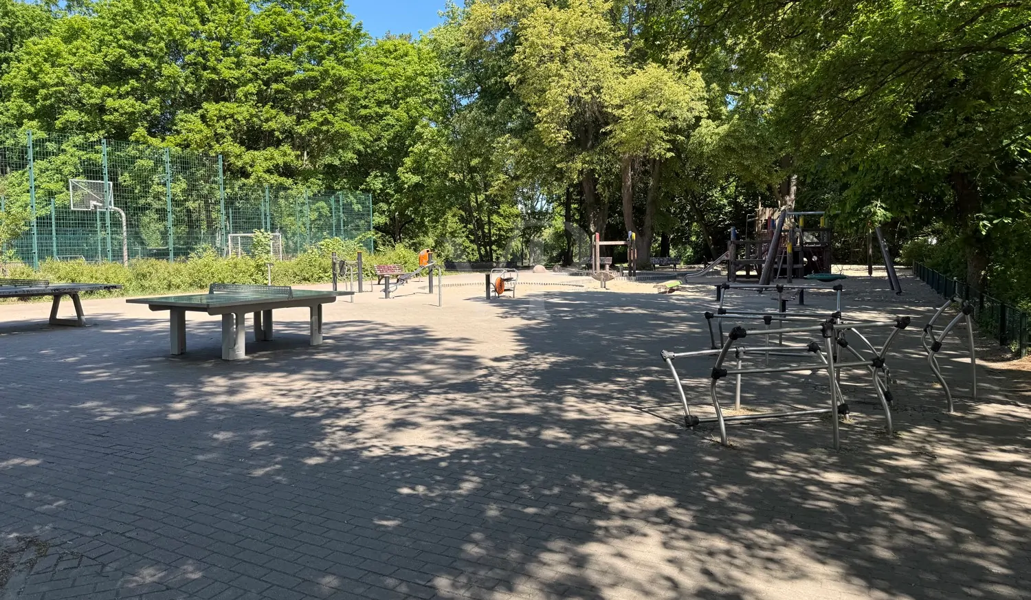 Spiel/Sportplatz Obersee