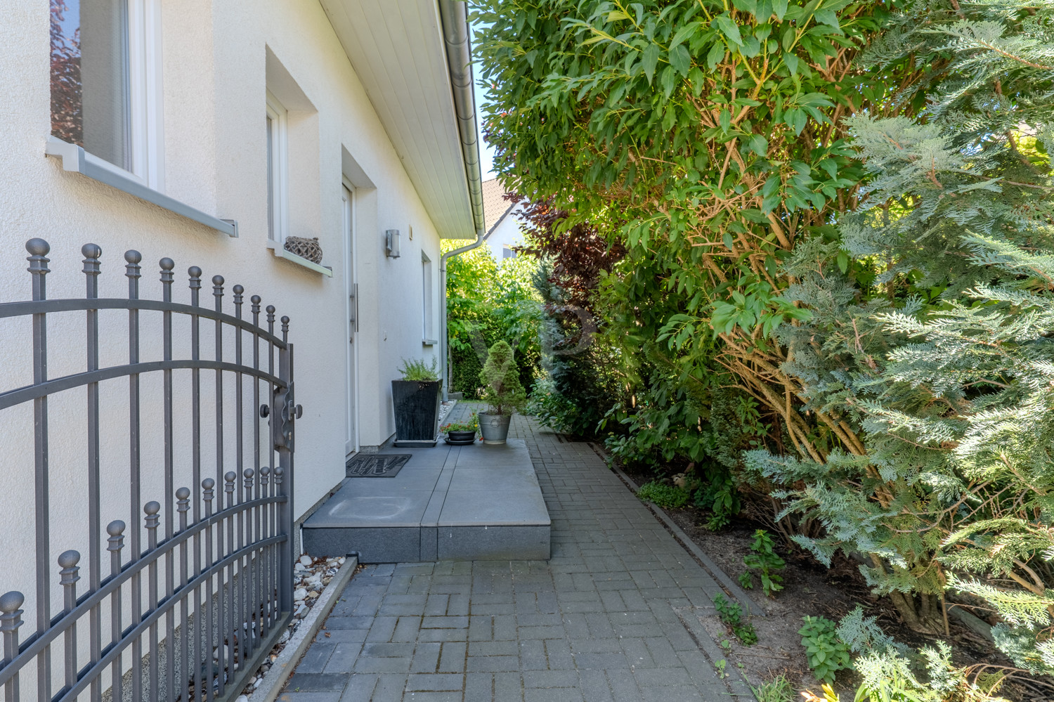 Durchgang zur Haustür