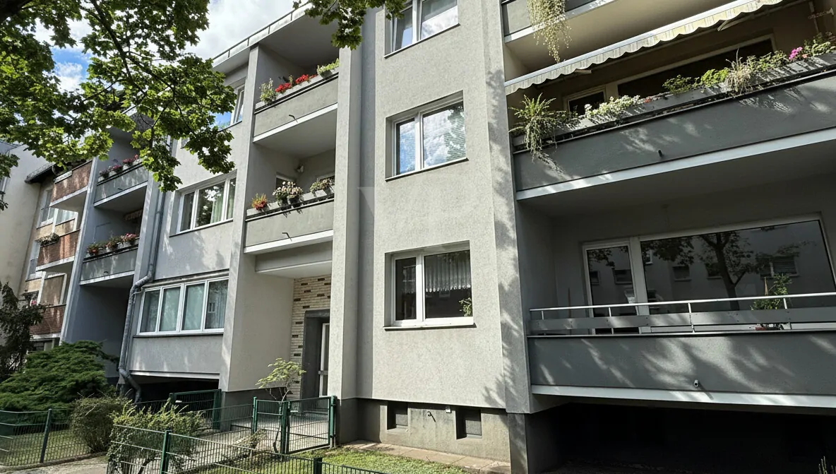 gepflegtes Mehrfamilienhaus