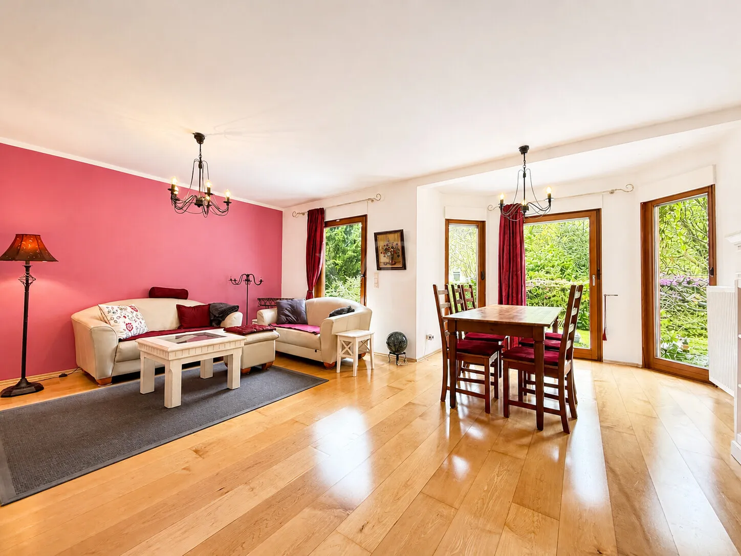 Wohnzimmer mit Erker