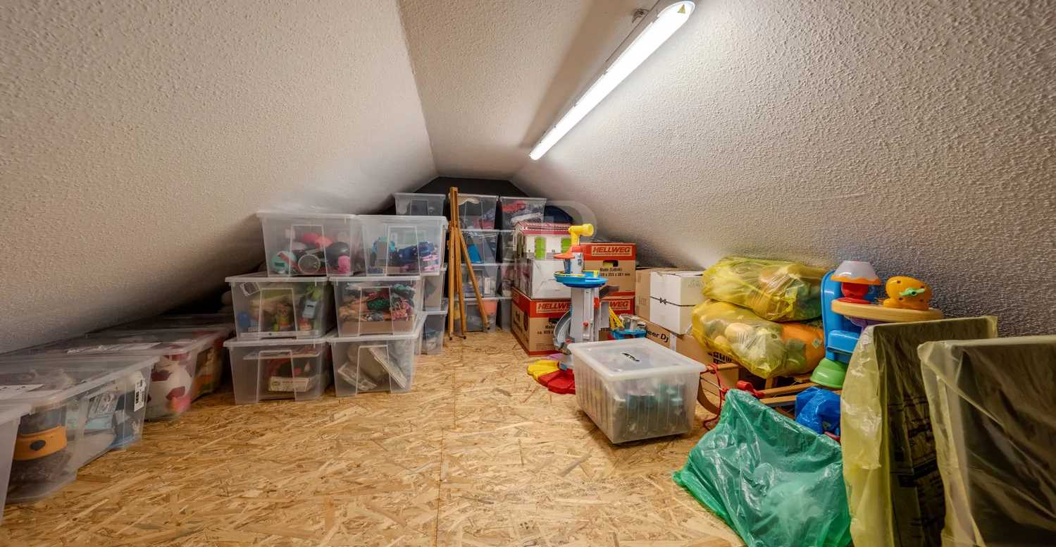 geräumiger Spitzboden