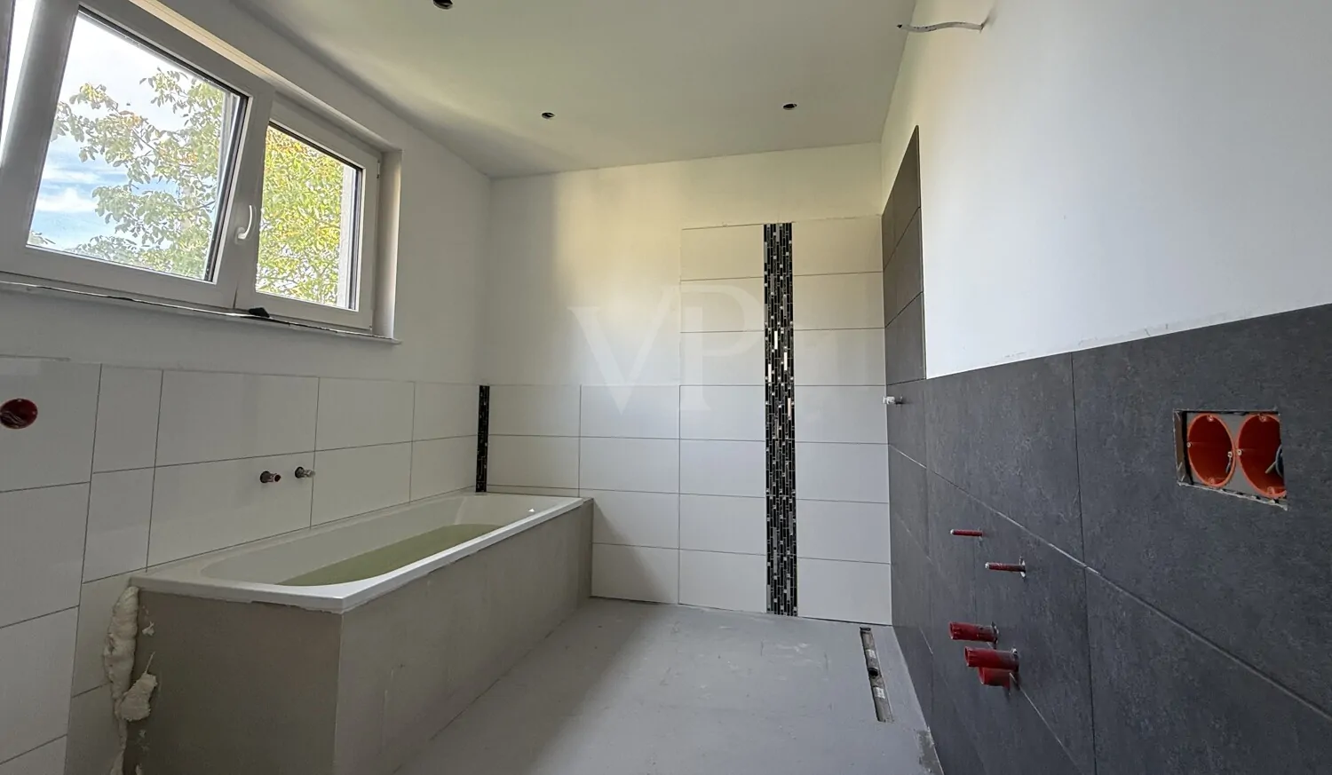 großes Badezimmer