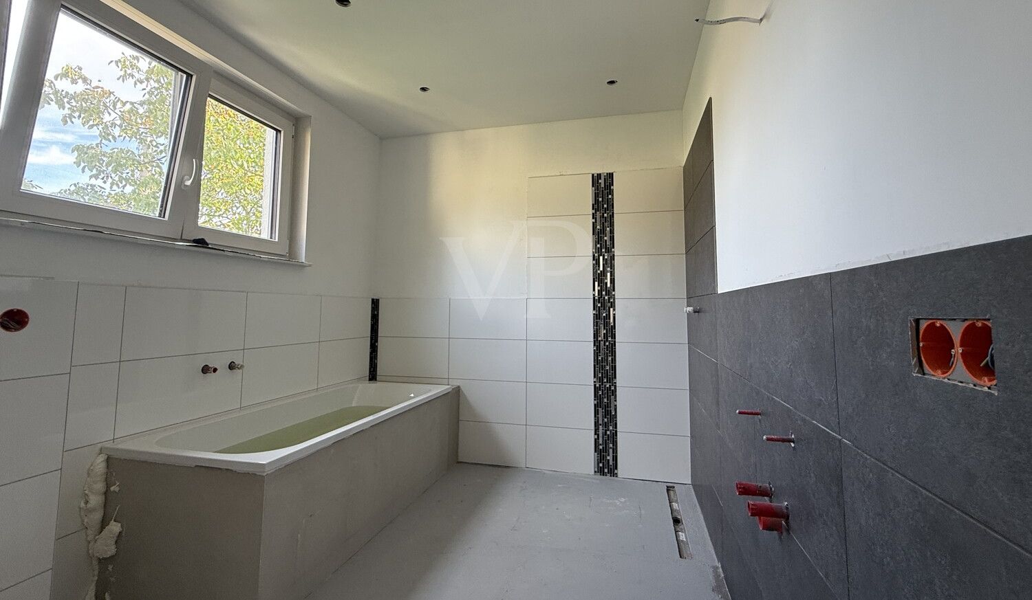 großes Badezimmer