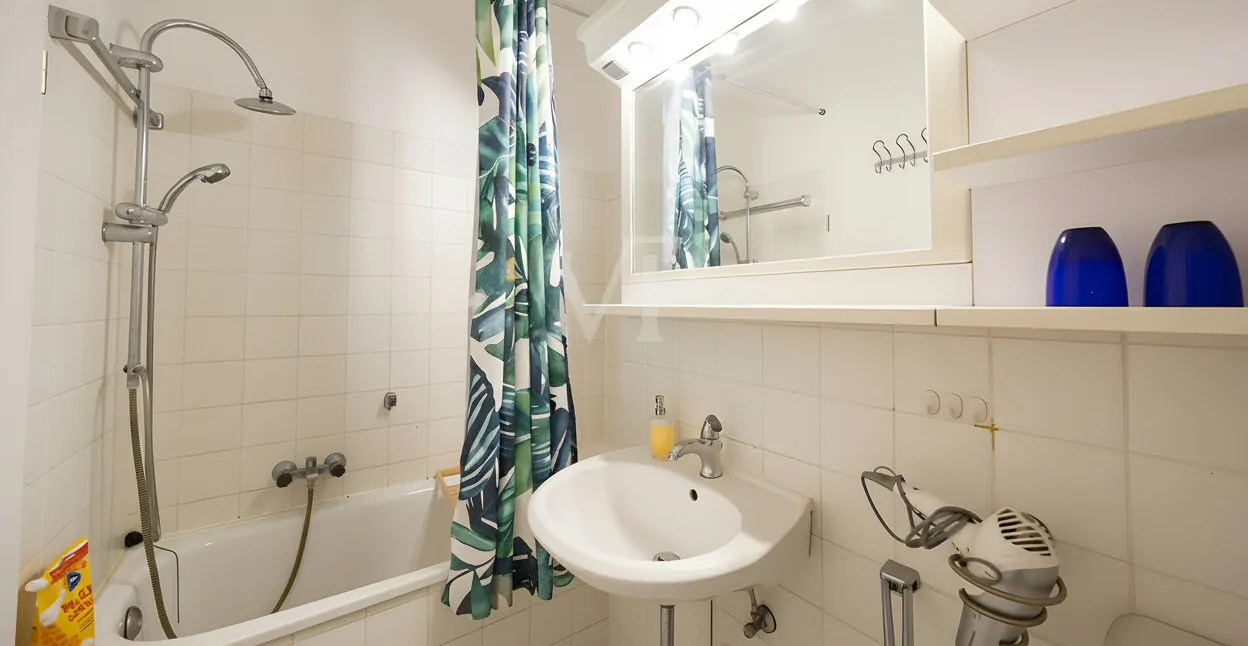 Badezimmer mit Badewanne