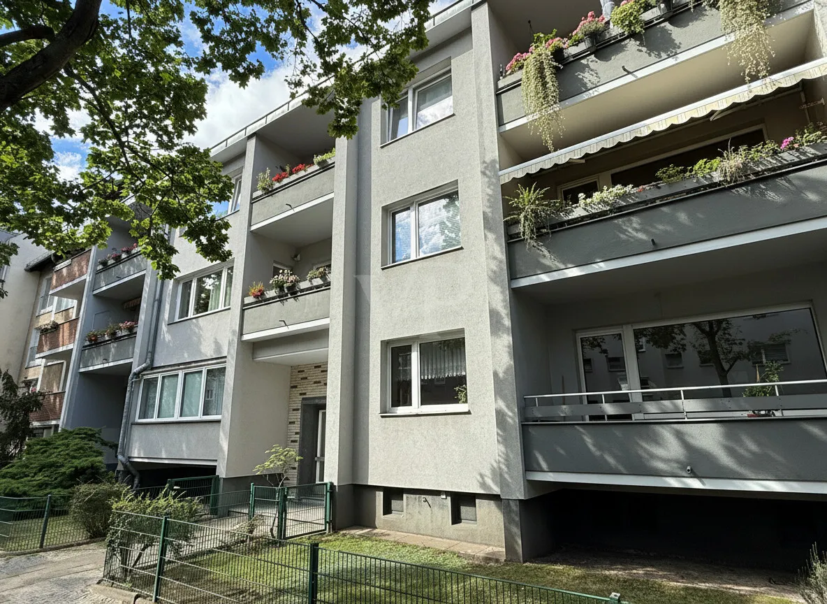 gepflegtes Mehrfamilienhaus