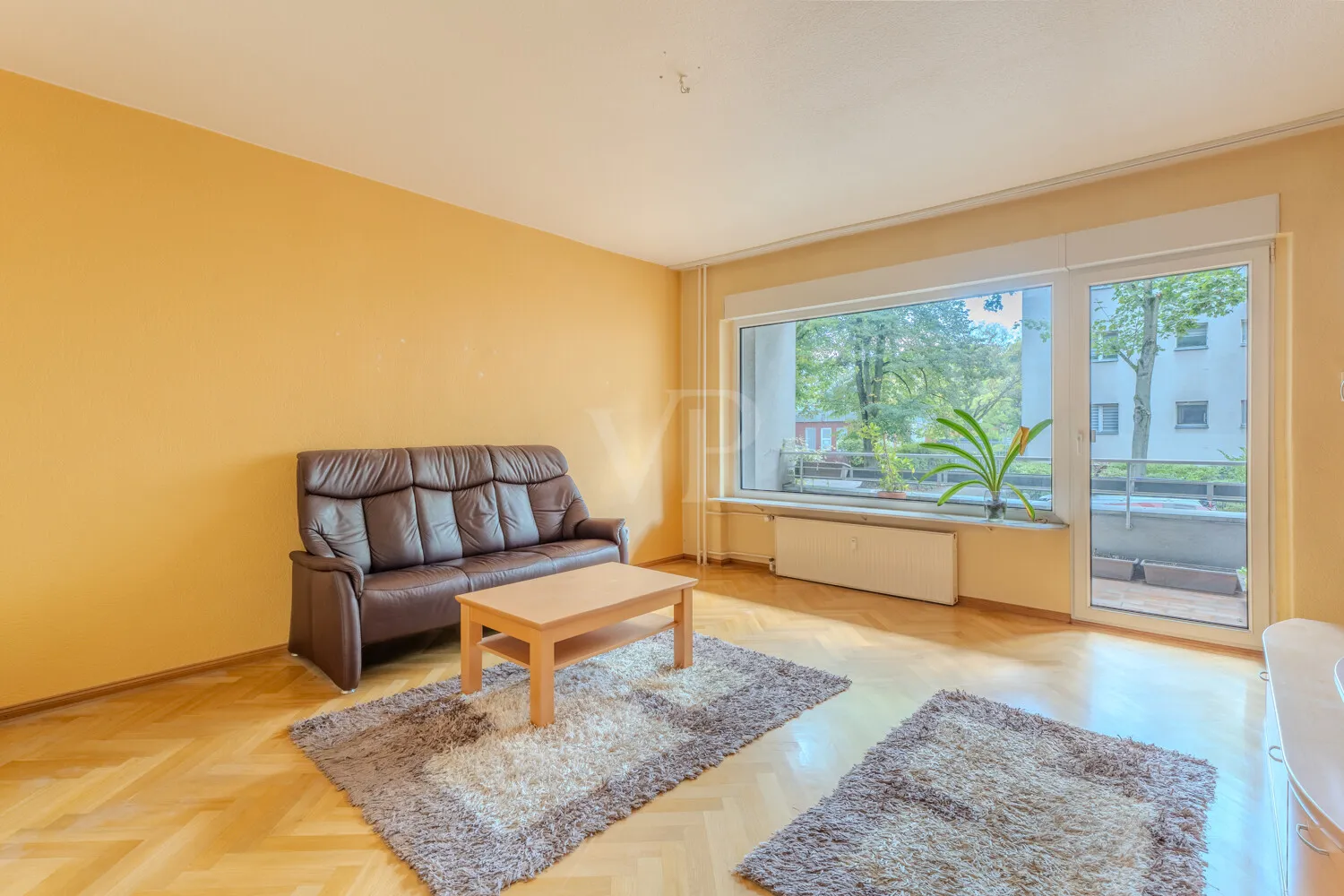 Wohnzimmer mit Panoramafenster