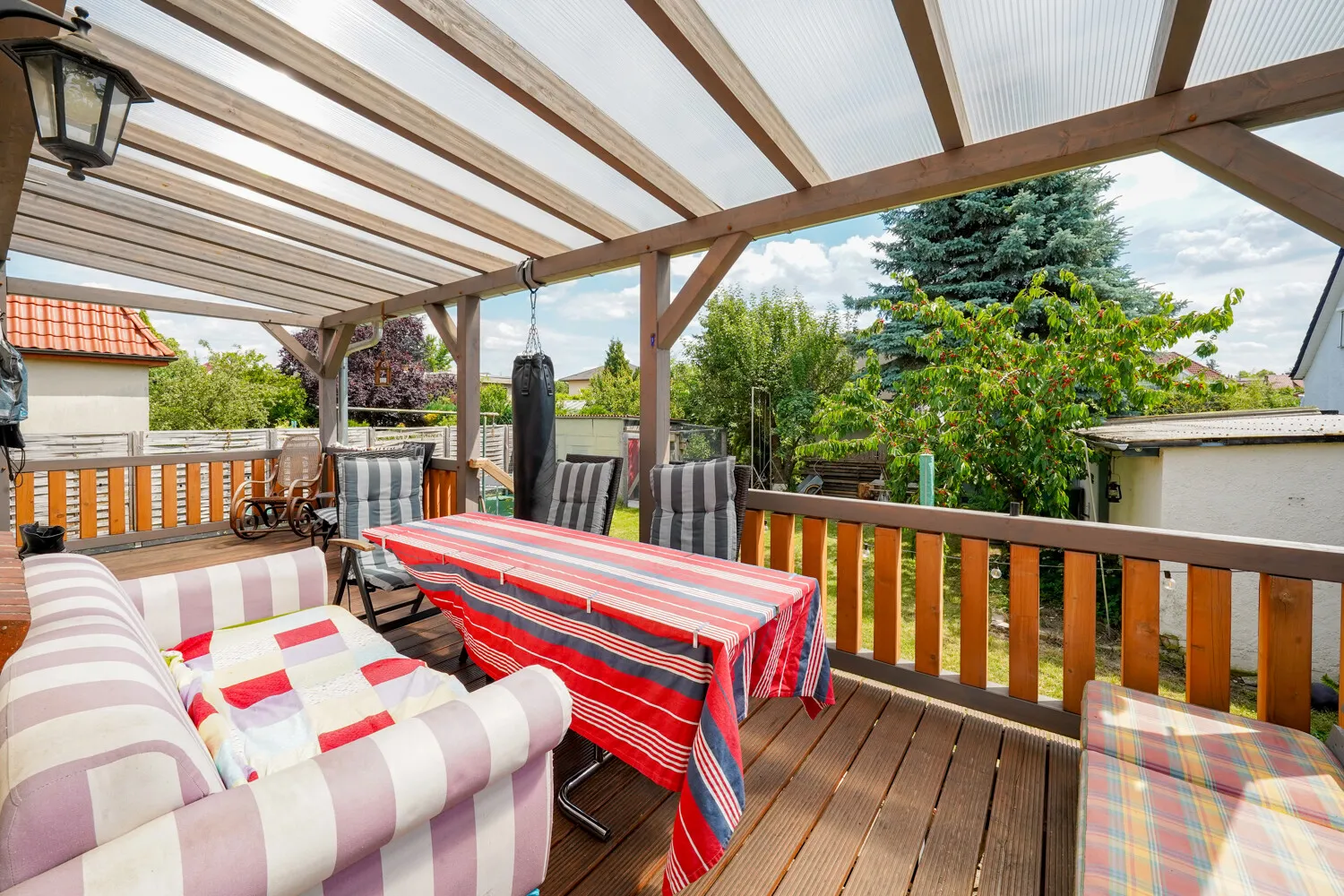 überdachte Terrasse