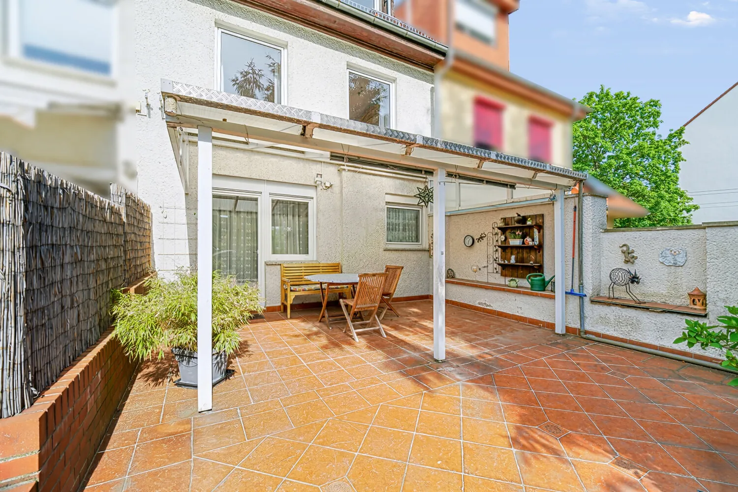 überdachte Terrasse