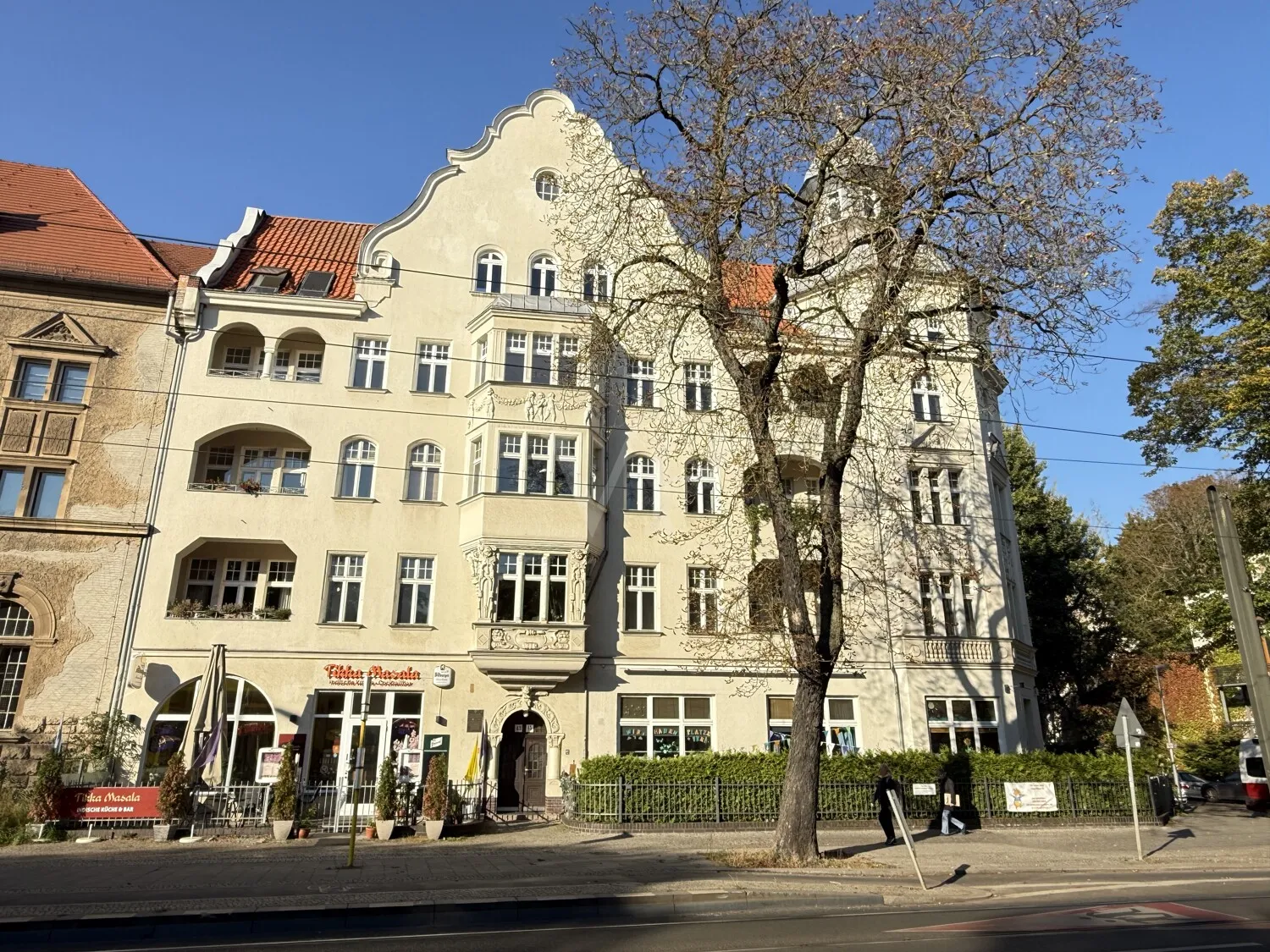 Blick von außen auf das wunderschöne Gebäude