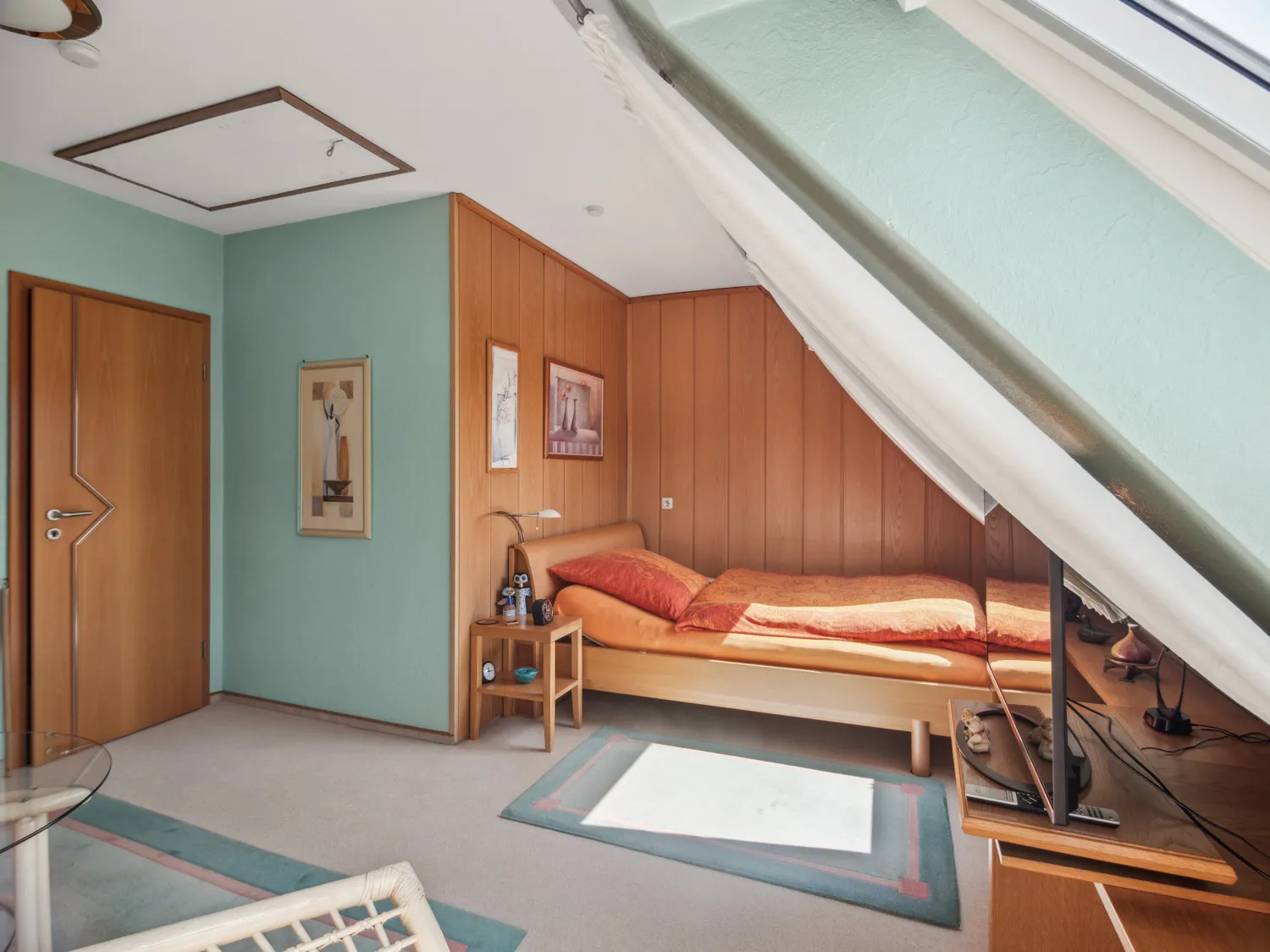 Schöne Doppelhaushälfte mit Ausbaupotential und Garage in ruhiger Lage