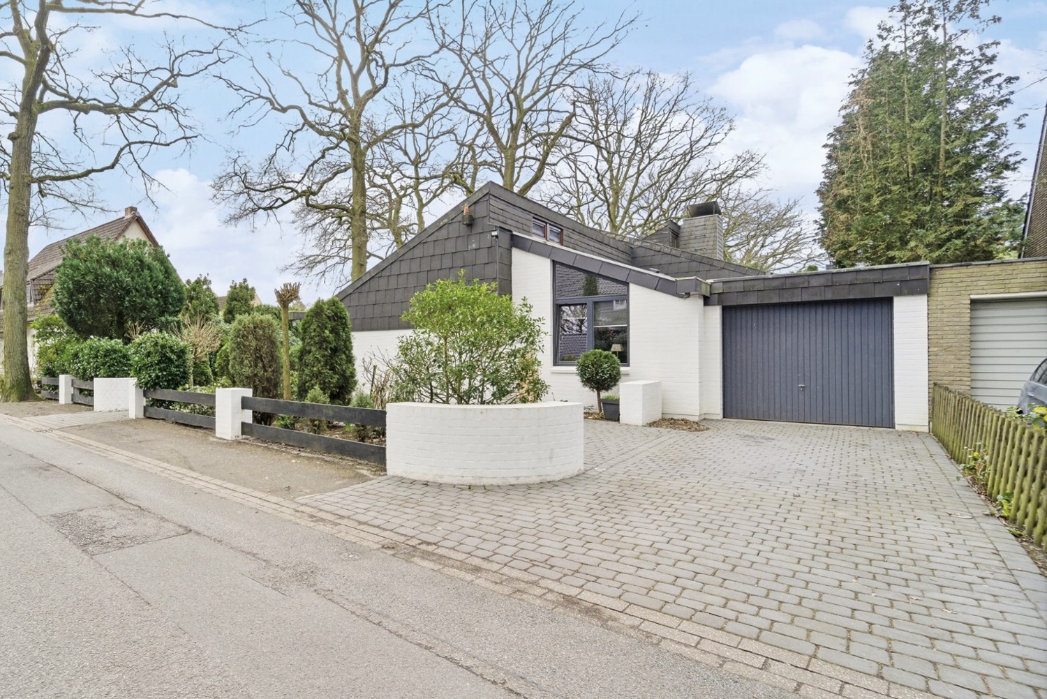 Straßenansicht