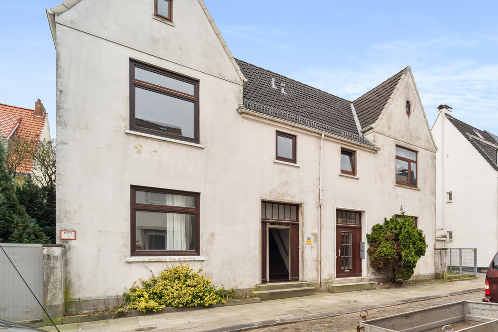 Sanierungsbedürftiges Doppelhaus mit viel Platz und Potenzial