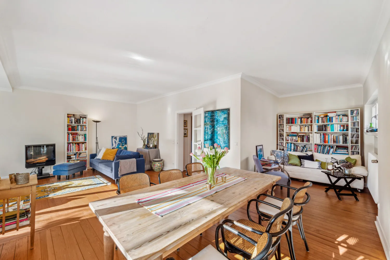 Καλαίσθητη ημι-ανεξάρτητη κατοικία με ταράτσα και δυνατότητα επέκτασης