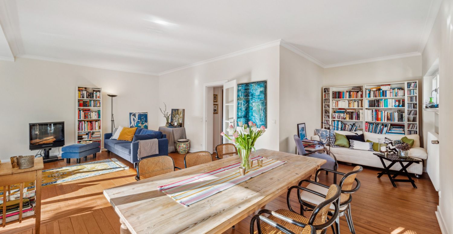 Charmante Doppelhaushälfte mit Dachterrasse und Ausbaupotential