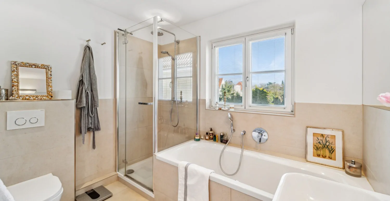 Charmante Doppelhaushälfte mit Dachterrasse und Ausbaupotential