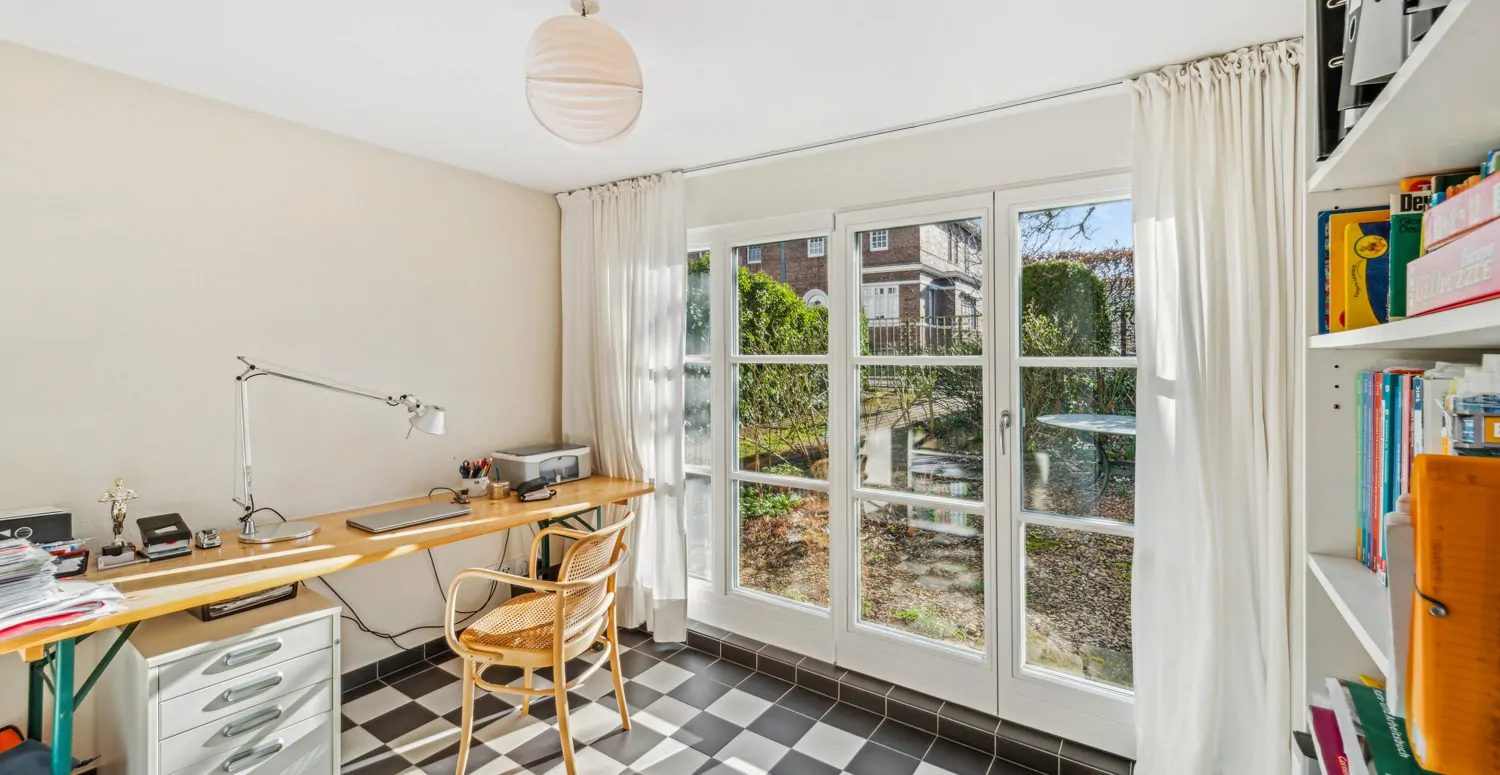 Charmante Doppelhaushälfte mit Dachterrasse und Ausbaupotential