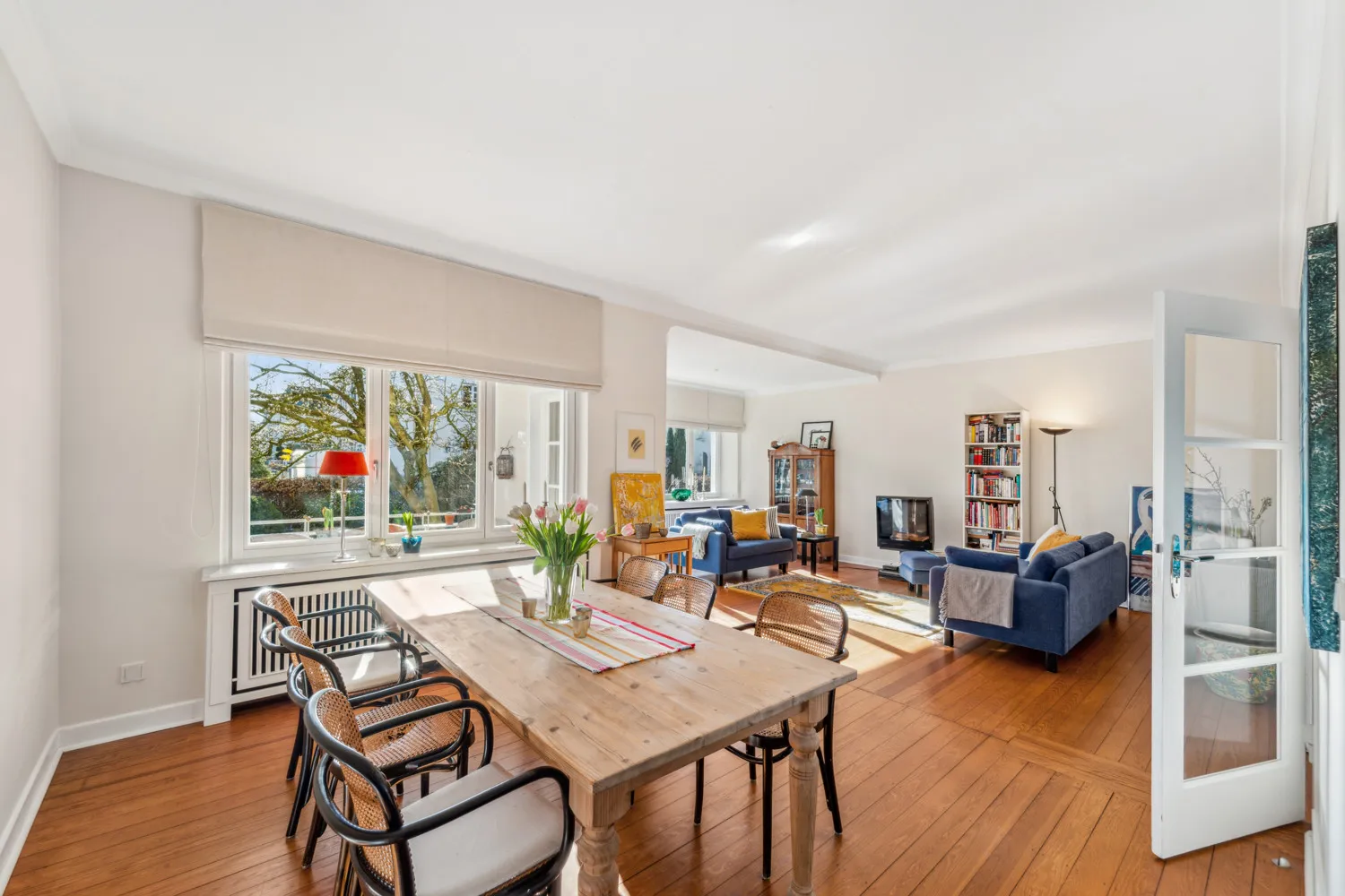 Καλαίσθητη ημι-ανεξάρτητη κατοικία με ταράτσα και δυνατότητα επέκτασης