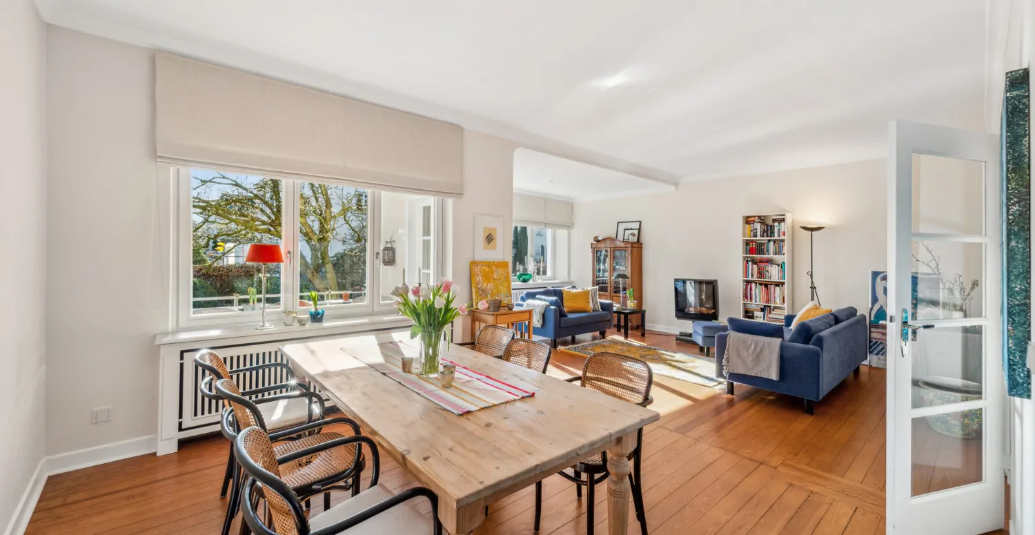 Charmante Doppelhaushälfte mit Dachterrasse und Ausbaupotential