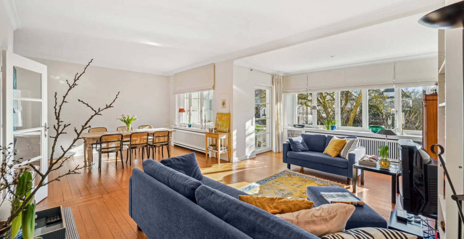 Charmante Doppelhaushälfte mit Dachterrasse und Ausbaupotential