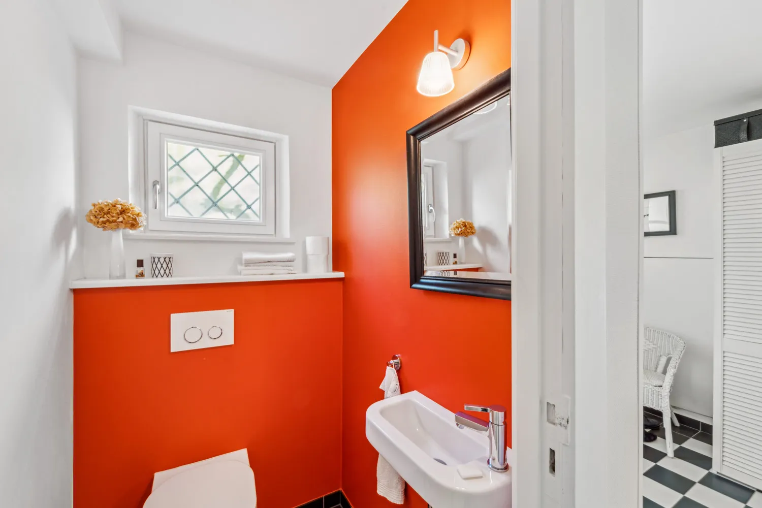 Καλαίσθητη ημι-ανεξάρτητη κατοικία με ταράτσα και δυνατότητα επέκτασης